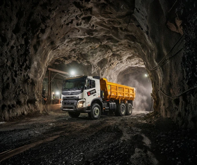 Alquiler de volquetes para minería subterránea Perú | Zafiro Equipos y Servicios